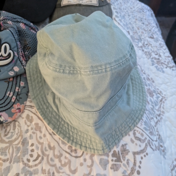 Assorted Caps Collection - Picture 3 of 12